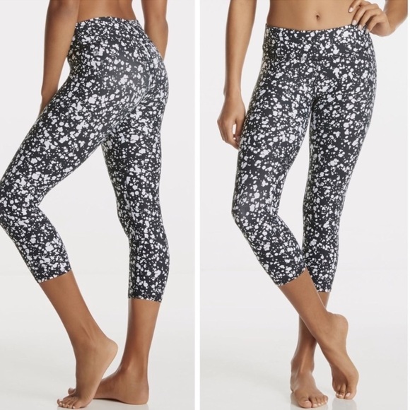 FABLETICS Mid-Rise Printed PowerHold Capri Galaxy XXS - Picture 1 of 6